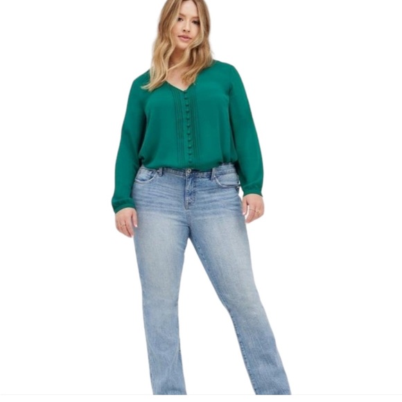 Torrid Georgette Pintuck Button-Front Blouse - Women's - Picture 4 of 5